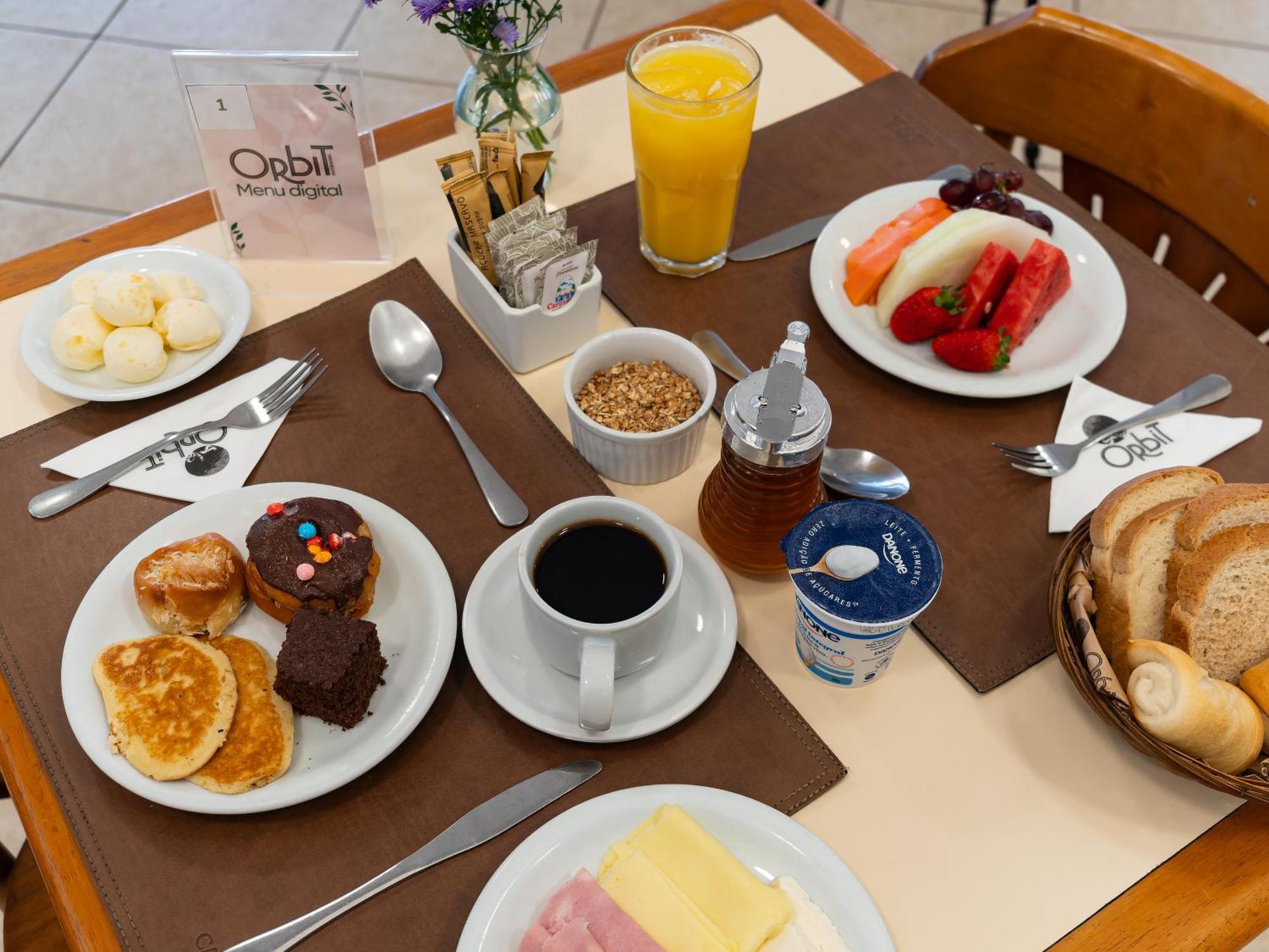 Carlton Suites Limeira Bagian luar foto